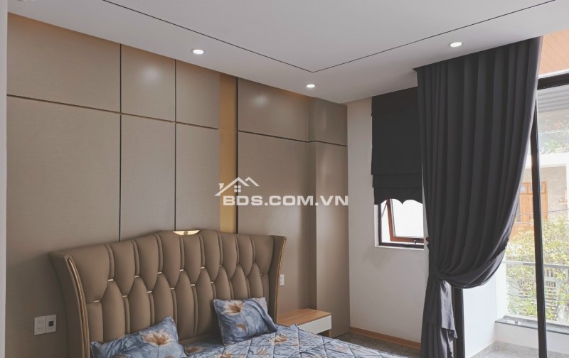 Bán nhà 3 tầng đường Phùng Chí Kiên - Sát Kinh Dương Vương